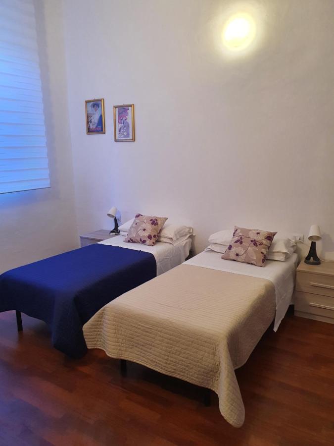 Arena Suite All Comforts - With Free Parking Garage Per Qualified Rate - Con Parcheggio Incluso Per Le Tariffe Qualificanti - Metro Verde Greenline Moscova Milano Eksteriør billede