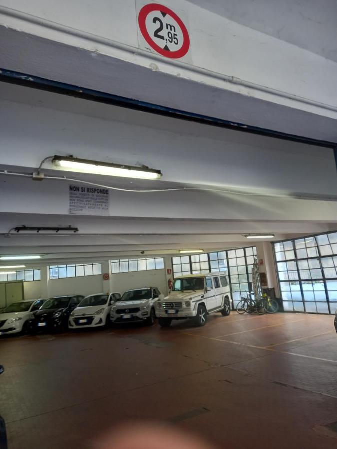 Arena Suite All Comforts - With Free Parking Garage Per Qualified Rate - Con Parcheggio Incluso Per Le Tariffe Qualificanti - Metro Verde Greenline Moscova Milano Eksteriør billede